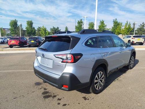 Ice Silver Metallic 2023 Subaru Outback Premium