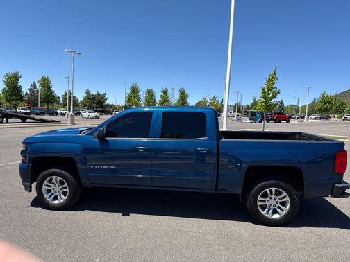 Deep Ocean Blue Metallic 2017 Chevrolet Silverado 1500 2LT