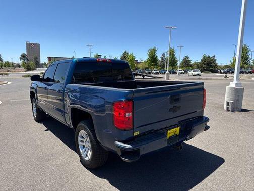 Deep Ocean Blue Metallic 2017 Chevrolet Silverado 1500 2LT