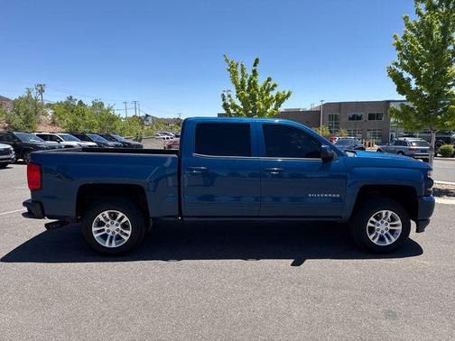 Deep Ocean Blue Metallic 2017 Chevrolet Silverado 1500 2LT