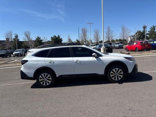 Crystal White Pearl 2022 Subaru Outback Premium