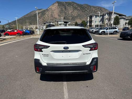 Crystal White Pearl 2022 Subaru Outback Premium
