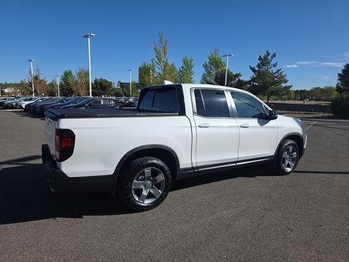 Platinum White Pearl 2025 Honda Ridgeline TrailSport