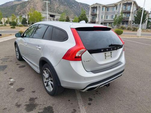Bright Silver Metallic 2015 Volvo V60 Cross Country T5