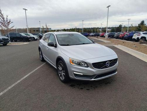 Bright Silver Metallic 2015 Volvo V60 Cross Country T5