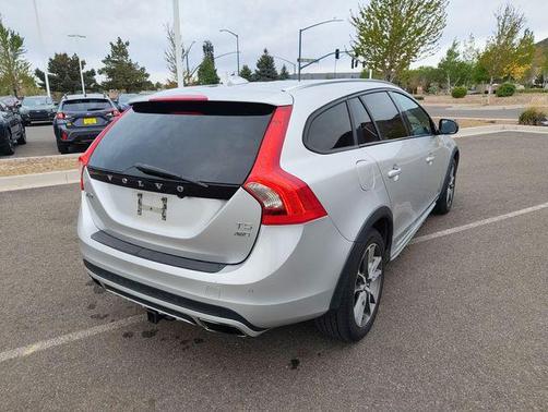 Bright Silver Metallic 2015 Volvo V60 Cross Country T5