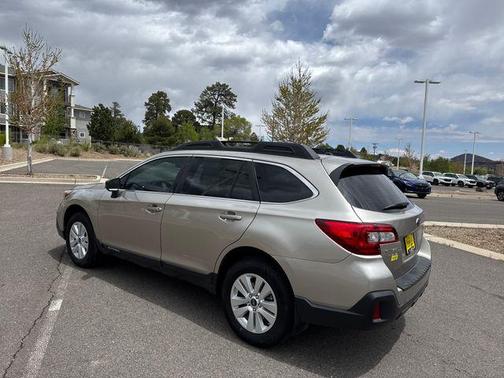 Tungsten Metallic 2019 Subaru Outback 2.5i