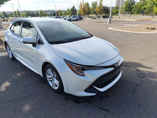 Blizzard Pearl 2019 Toyota Corolla SE