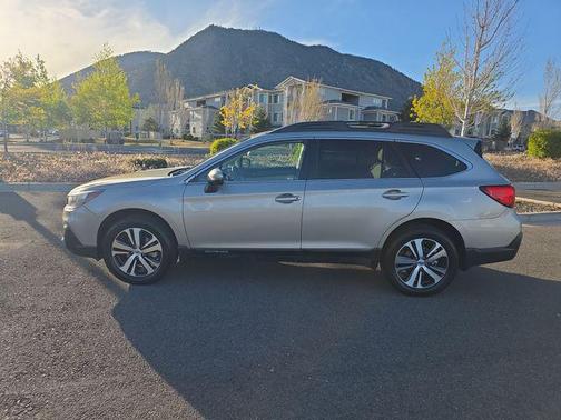 Tungsten Metallic 2019 Subaru Outback 2.5i Limited