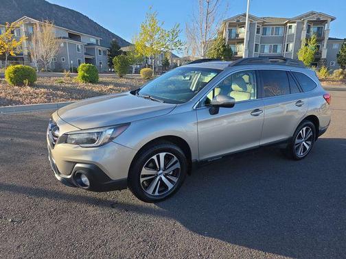 Tungsten Metallic 2019 Subaru Outback 2.5i Limited