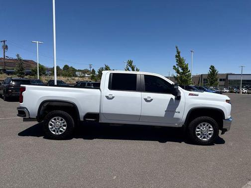 Summit White 2021 Chevrolet Silverado 2500 LT