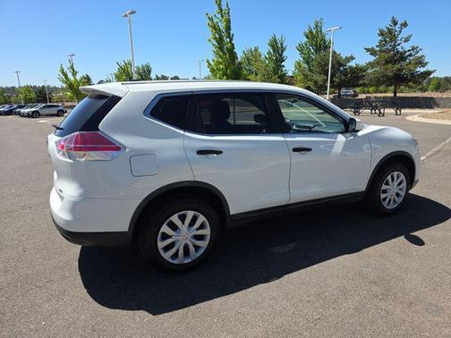 Glacier White 2016 Nissan Rogue S