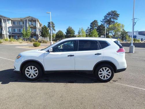 Glacier White 2016 Nissan Rogue S