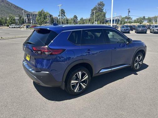 Caspian Blue Metallic 2023 Nissan Rogue SL