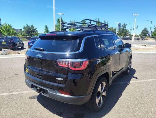 Diamond Black Crystal Pearlcoat 2018 Jeep Compass Latitude