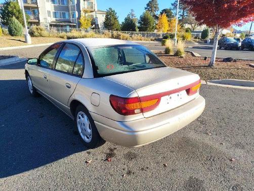 Gold 2002 Saturn L SL2
