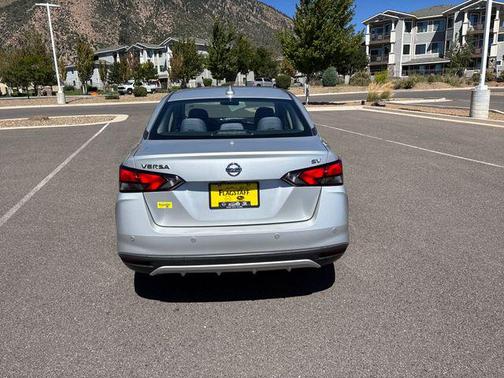 Brilliant Silver Metallic 2020 Nissan Versa 1.6 SV