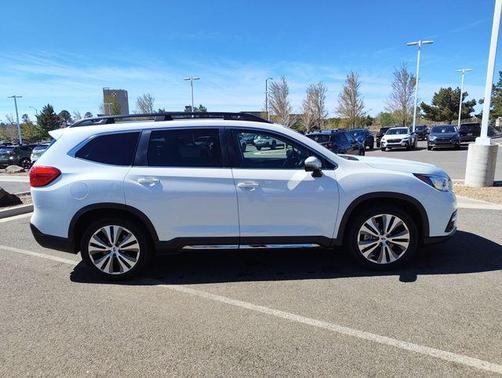 Crystal White Pearl 2022 Subaru Ascent Limited 7-Passenger