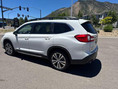 Crystal White Pearl 2022 Subaru Ascent Limited 7-Passenger