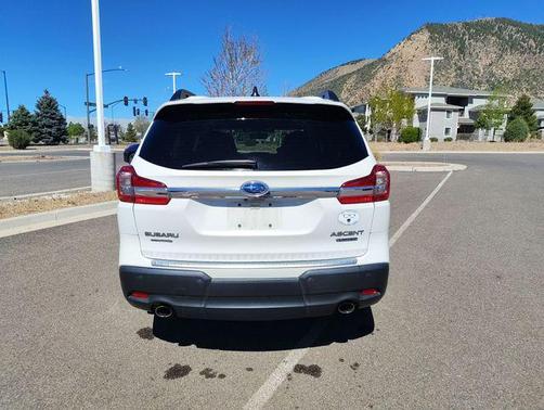 Crystal White Pearl 2022 Subaru Ascent Limited 7-Passenger