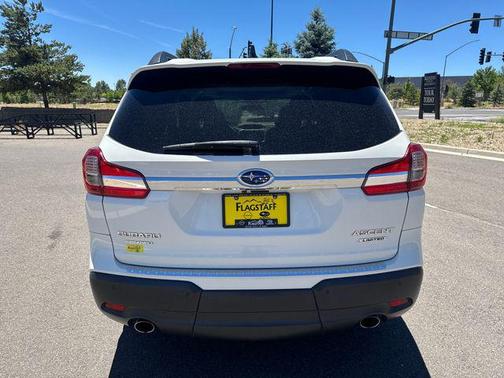 Crystal White Pearl 2022 Subaru Ascent Limited 7-Passenger