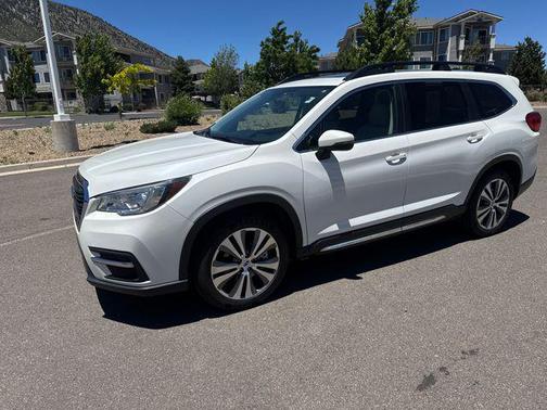 Crystal White Pearl 2022 Subaru Ascent Limited 7-Passenger