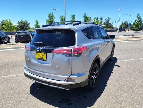 Silver Sky Metallic 2017 Toyota RAV4 SE