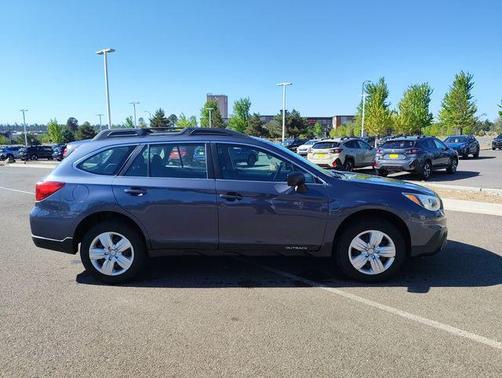 Carbide Gray Metallic 2016 Subaru Outback 2.5i