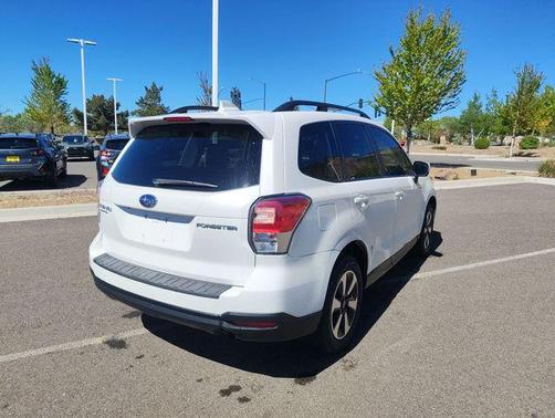Crystal White Pearl 2018 Subaru Forester 2.5i Premium