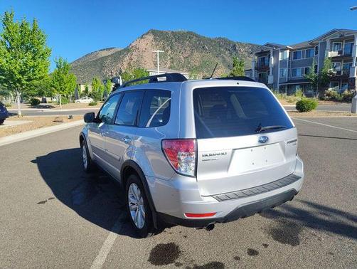 Spark Silver Metallic 2011 Subaru Forester 2.5 X Limited