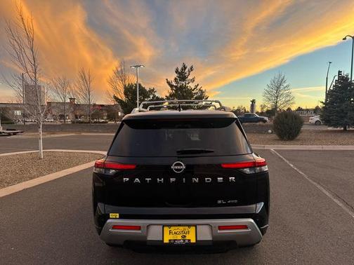 2023 Nissan Pathfinder SL 4WD