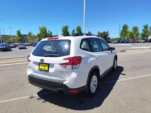 Crystal White Pearl 2020 Subaru Forester Base