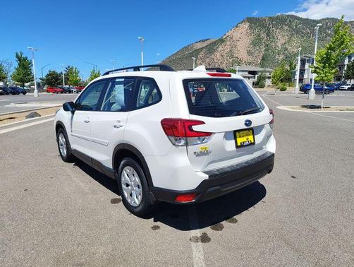 Crystal White Pearl 2020 Subaru Forester Base