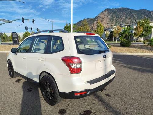 Satin White Pearl 2015 Subaru Forester 2.5i