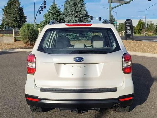 Satin White Pearl 2015 Subaru Forester 2.5i