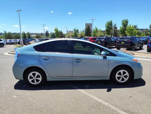 Pearl 2013 Toyota Prius Four