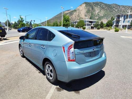 Pearl 2013 Toyota Prius Four