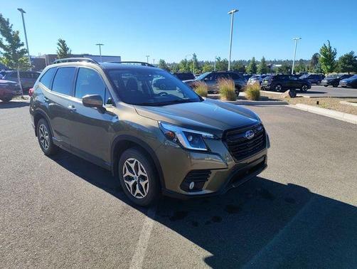 Autumn Green Metallic 2022 Subaru Forester Premium