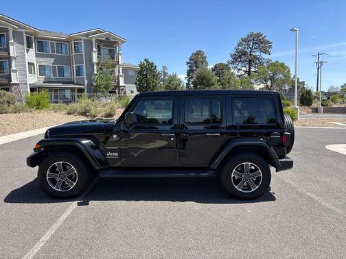 Black Clearcoat 2023 Jeep Wrangler 4-Door Sahara 4x4