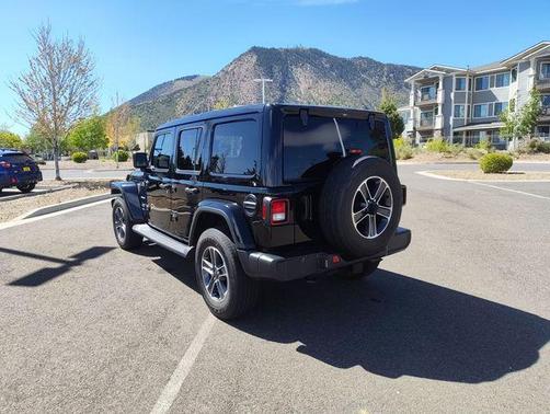 Black Clearcoat 2023 Jeep Wrangler 4-Door Sahara 4x4