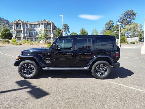 Black Clearcoat 2023 Jeep Wrangler 4-Door Sahara 4x4