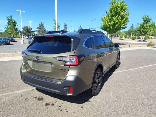 Autumn Green Metallic 2022 Subaru Outback Onyx Edition XT
