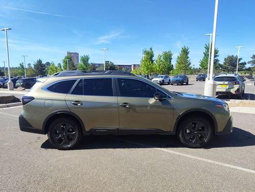 Autumn Green Metallic 2022 Subaru Outback Onyx Edition XT
