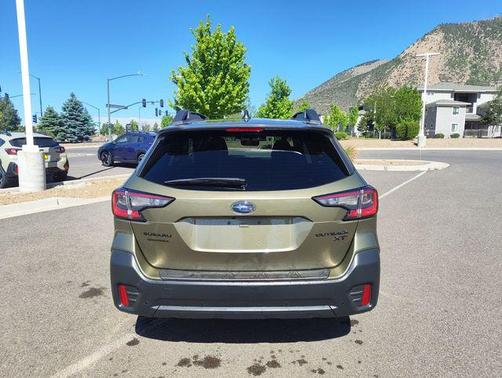 Autumn Green Metallic 2022 Subaru Outback Onyx Edition XT