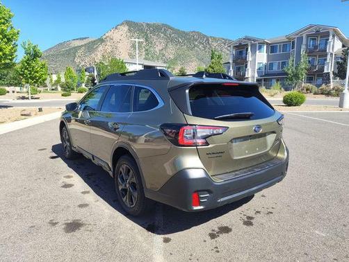 Autumn Green Metallic 2022 Subaru Outback Onyx Edition XT
