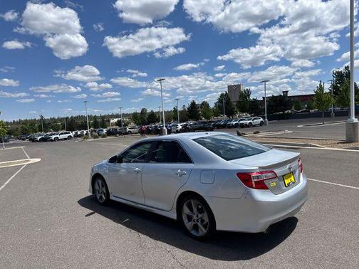 Classic Silver Metallic 2012 Toyota Camry SE