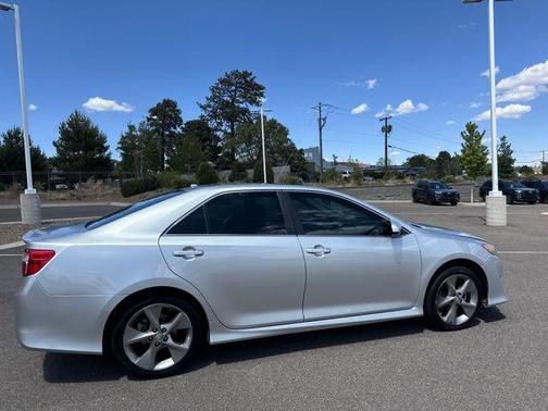 Classic Silver Metallic 2012 Toyota Camry SE