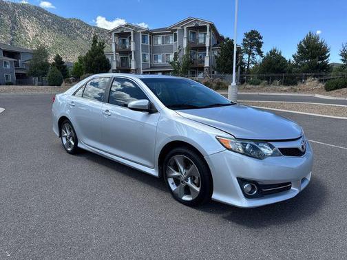 Classic Silver Metallic 2012 Toyota Camry SE