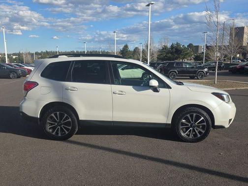 Crystal White Pearl 2018 Subaru Forester 2.0XT Premium