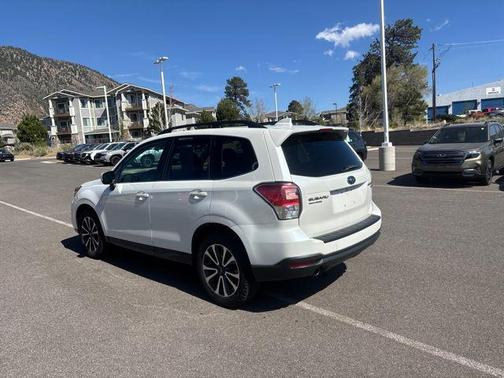 Crystal White Pearl 2018 Subaru Forester 2.0XT Premium